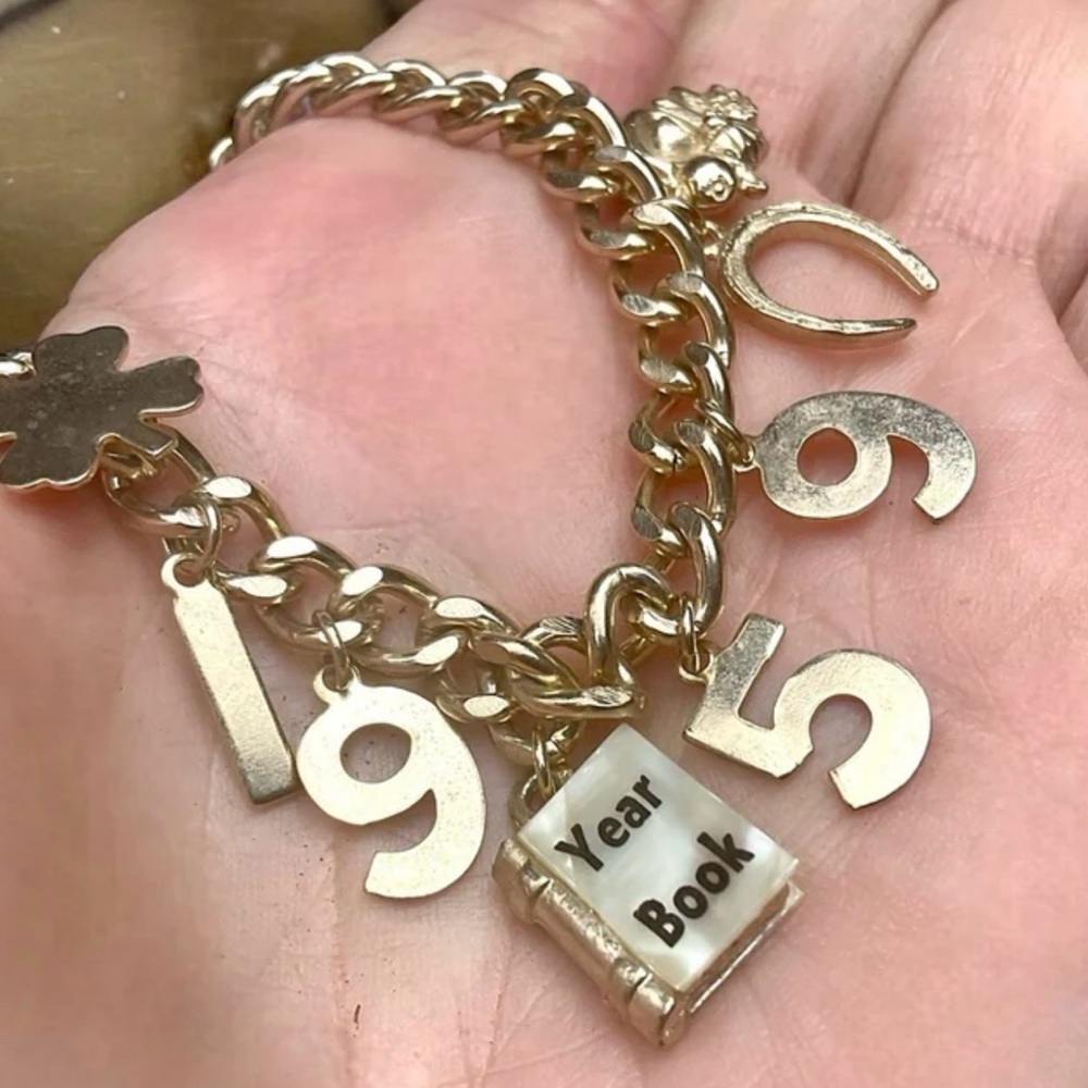 🌺Class of 59’ Charm Bracelet